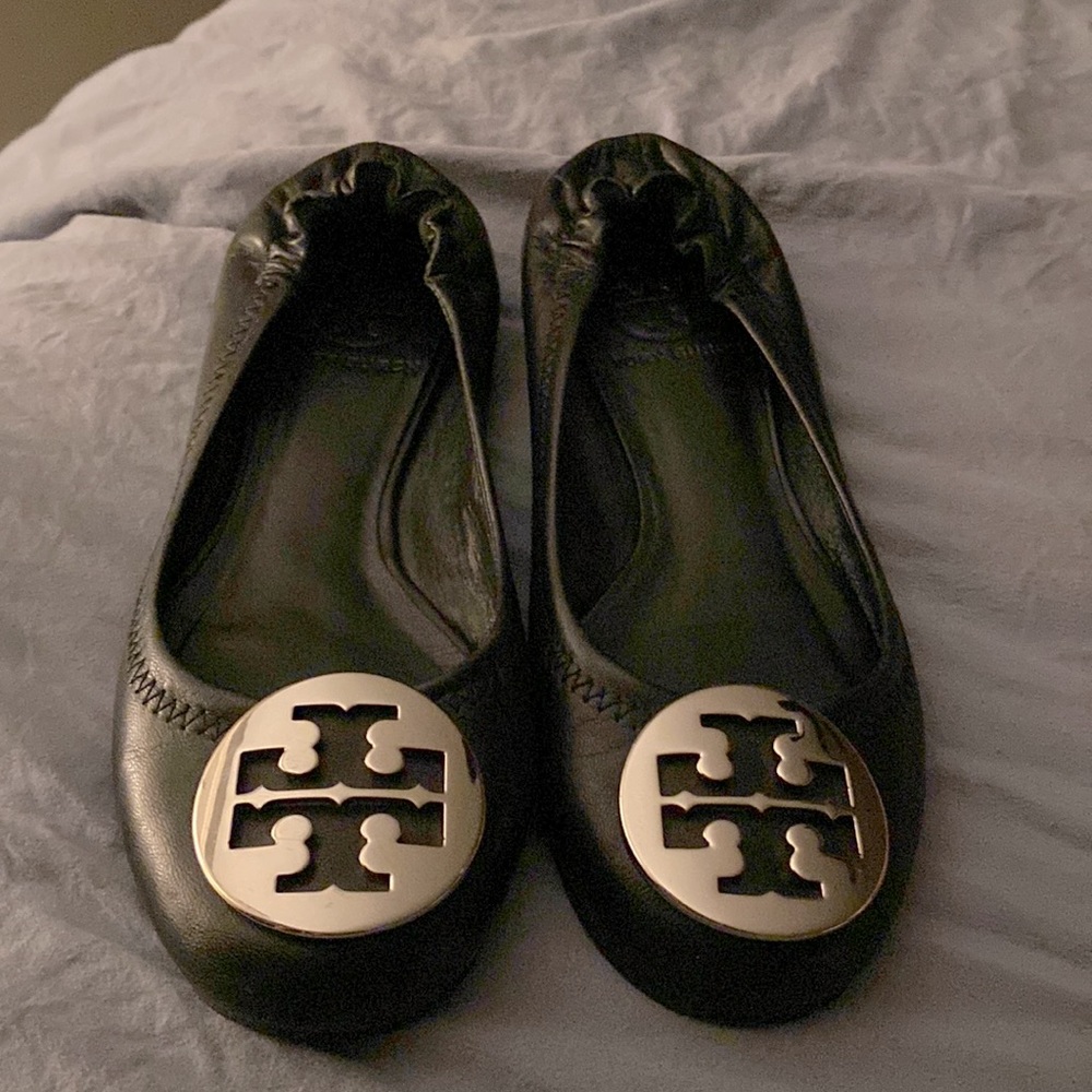 Tori Burch Minnie leather Flats, black with silver chrome- size 4/5.